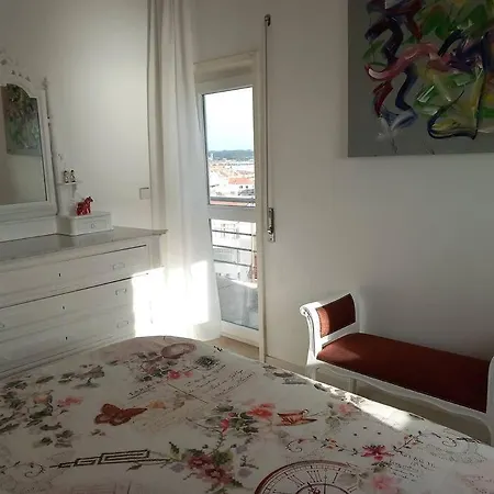 Mar